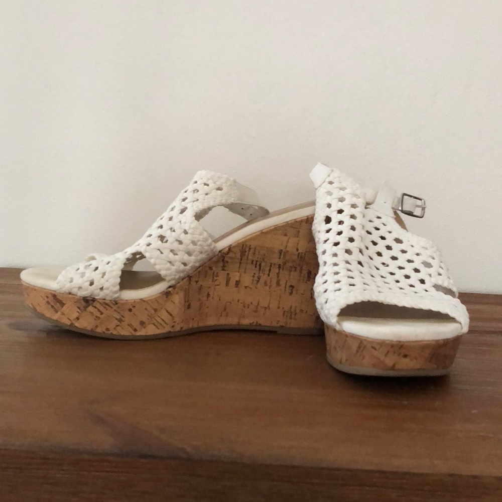 White Mudd wedges